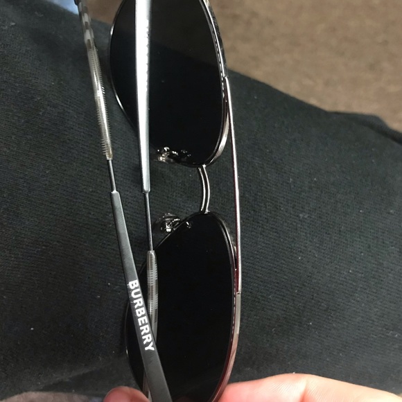 Burberry sunglasses - Picture 2 of 2